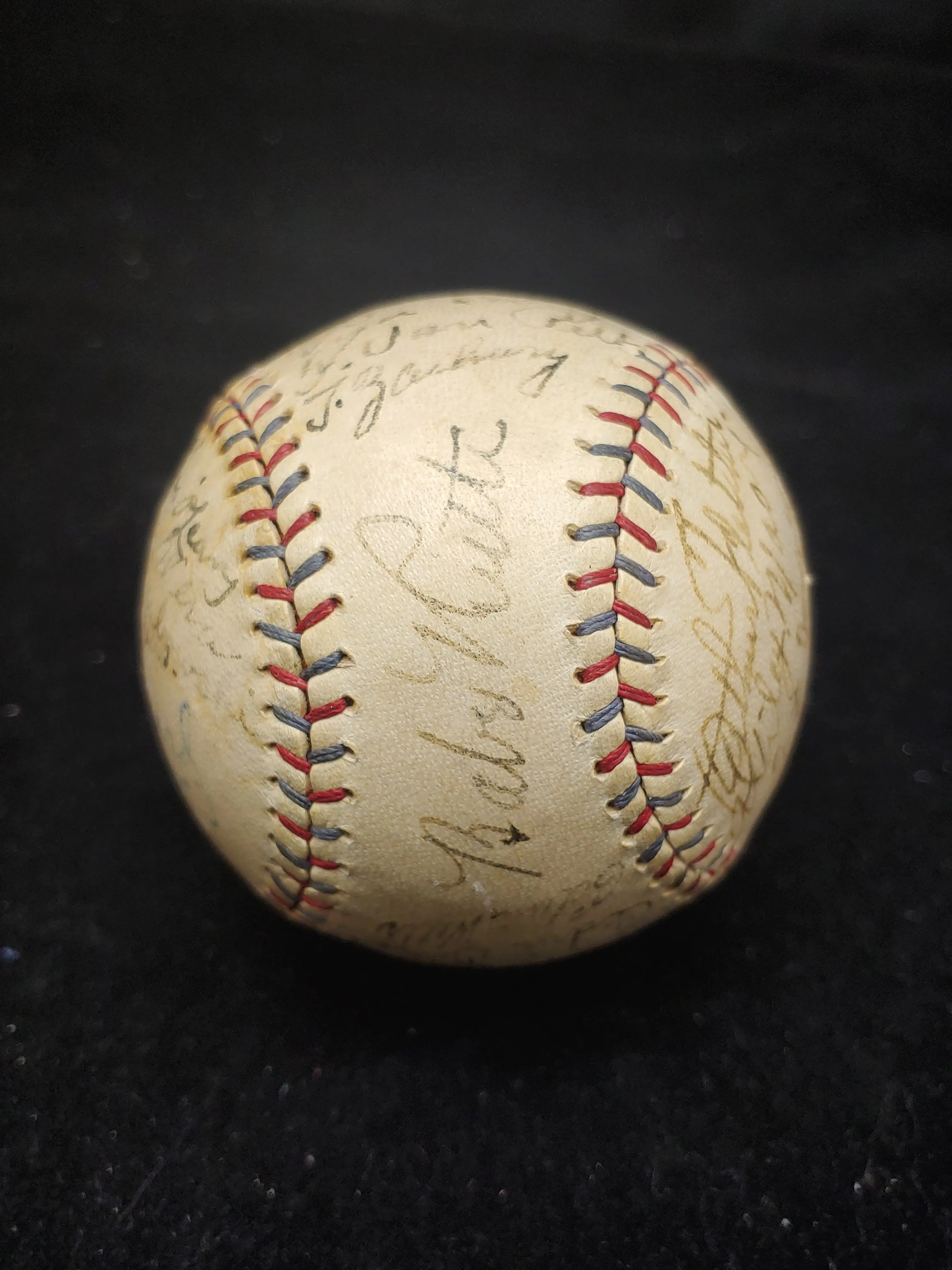 1929 New York Yankees Team-Signed Baseball with Babe Ruth and Murderers' Row Headlines - $30K Appraisal Value!