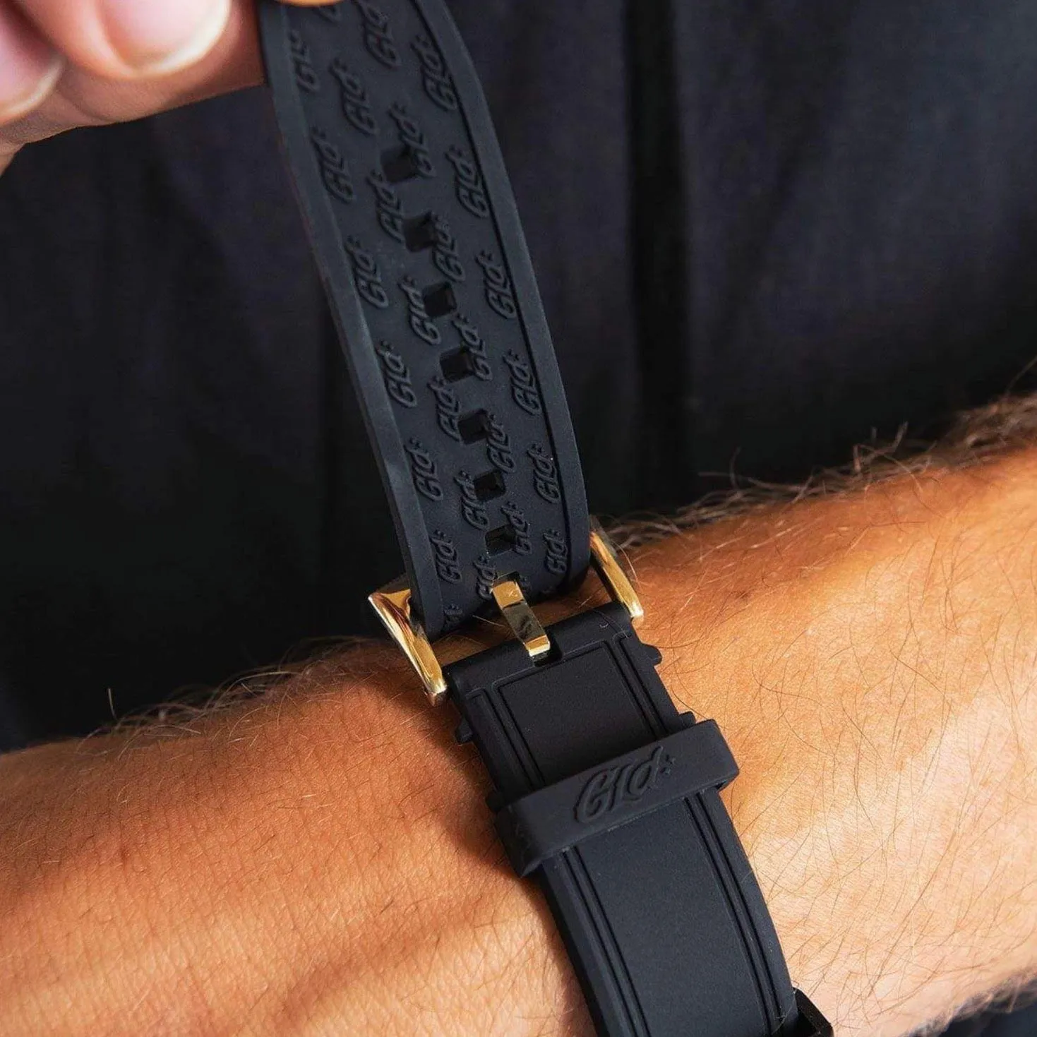 42MM Fully Iced Alpha Era Gold w/ Rubber Strap