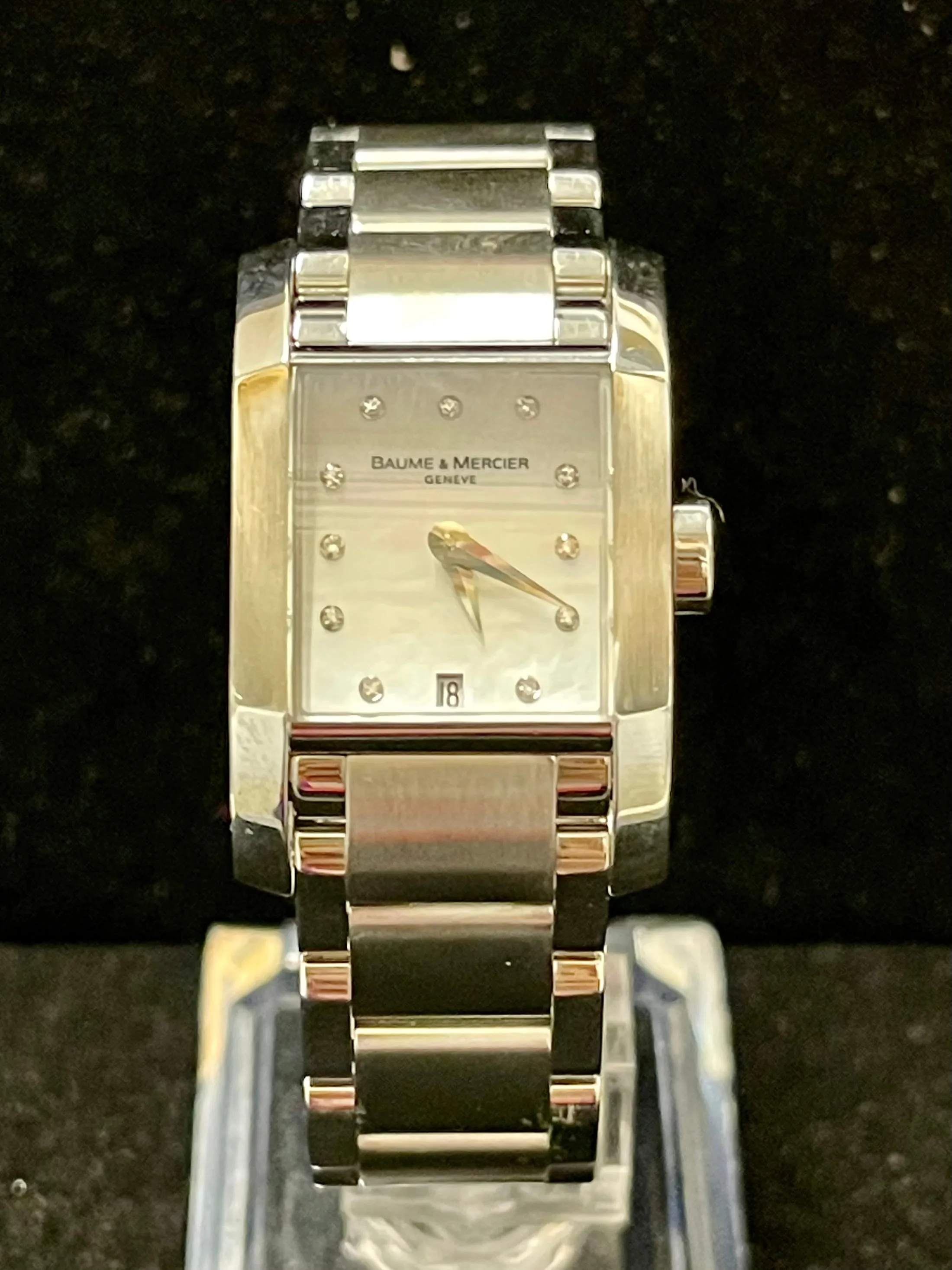 Baume & Mercier Unique Mother Of Pearl dial w/ Diam Men's Watch - $7K APR w/ COA