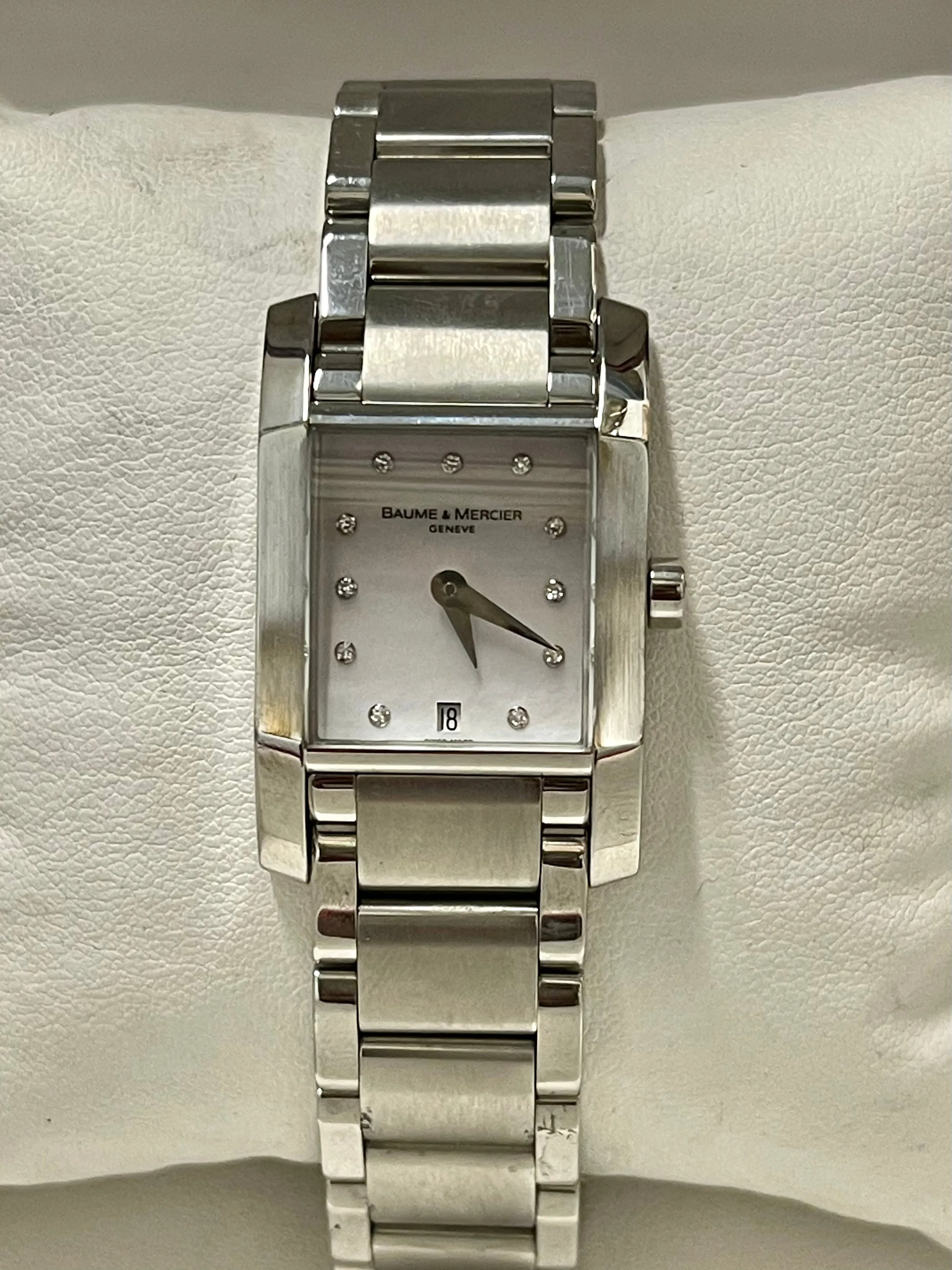 Baume & Mercier Unique Mother Of Pearl dial w/ Diam Men's Watch - $7K APR w/ COA