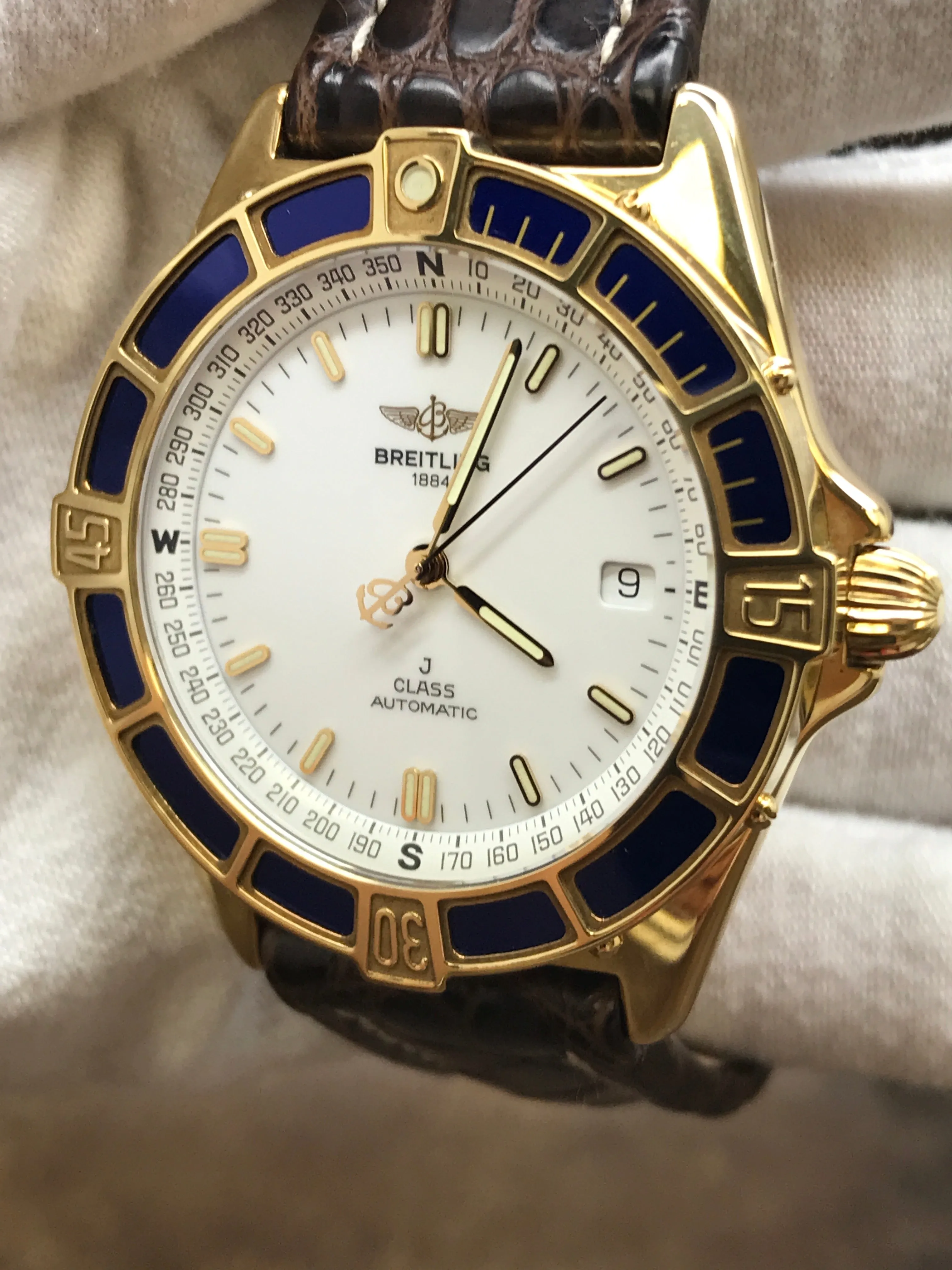 Breitling J Class Solid 18k Yellow Gold K10067 White Dial Automatic Men's Watch