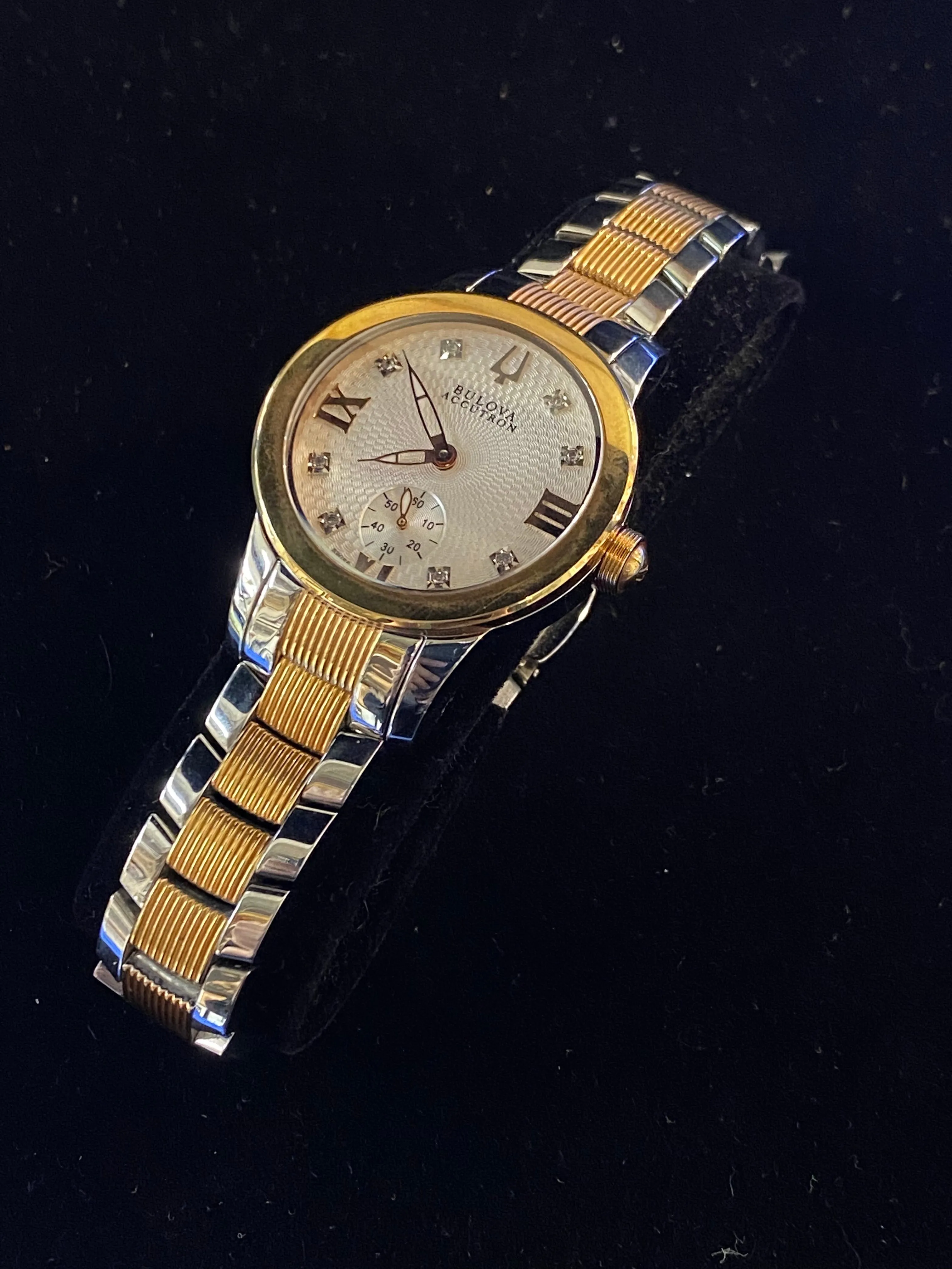 BULOVA ACCUTRON UNISEX ROSE-GOLD TONE WATCH! SPECIAL SUNBURST DIAMOND DIAL! - $1K APR w/CoA!|