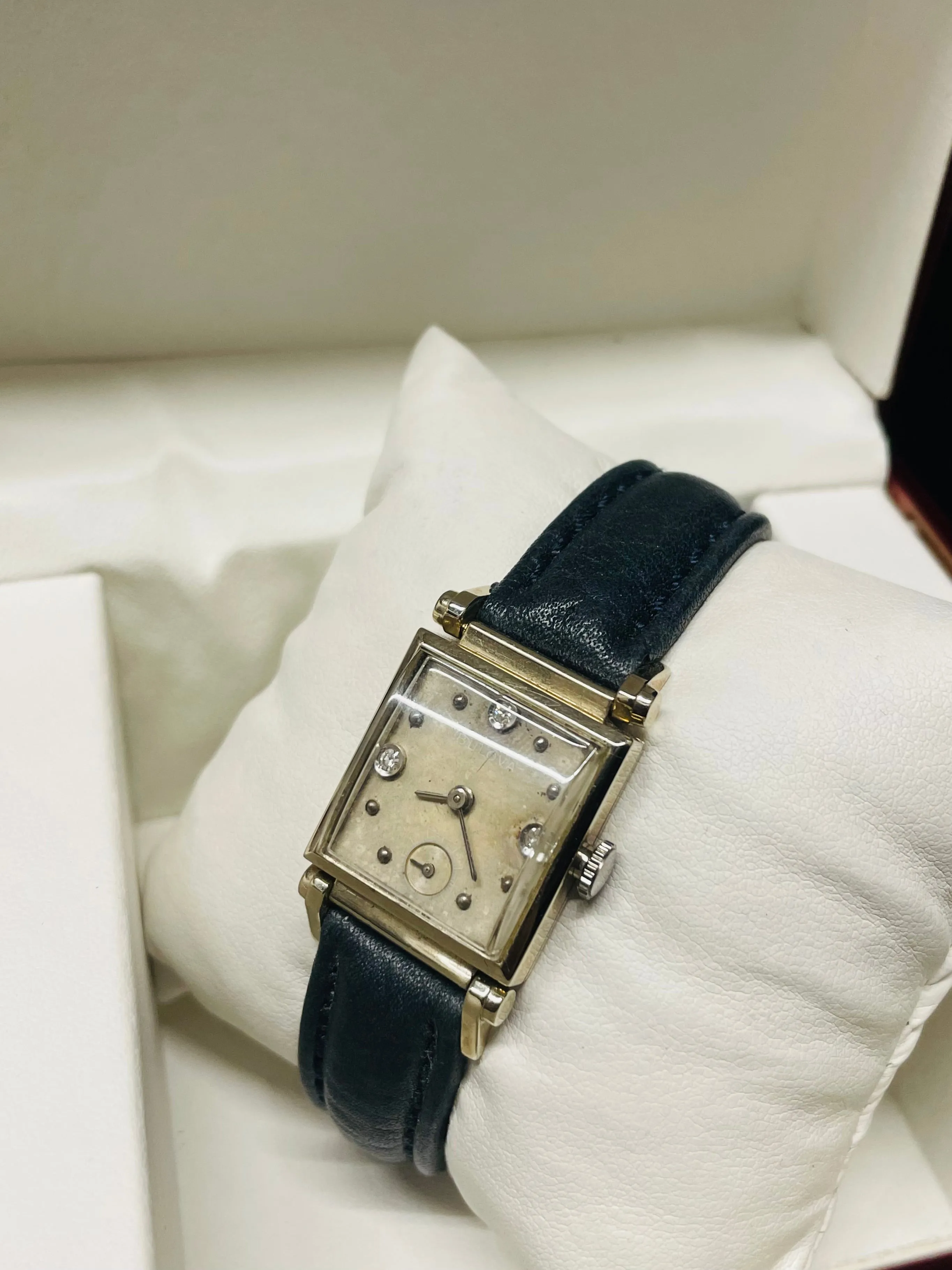 BULOVA VINTAGE 1940'S SOLID YELLOW GOLD & DIAMONDS LADIES WATCH-$10K APR w/ COA!