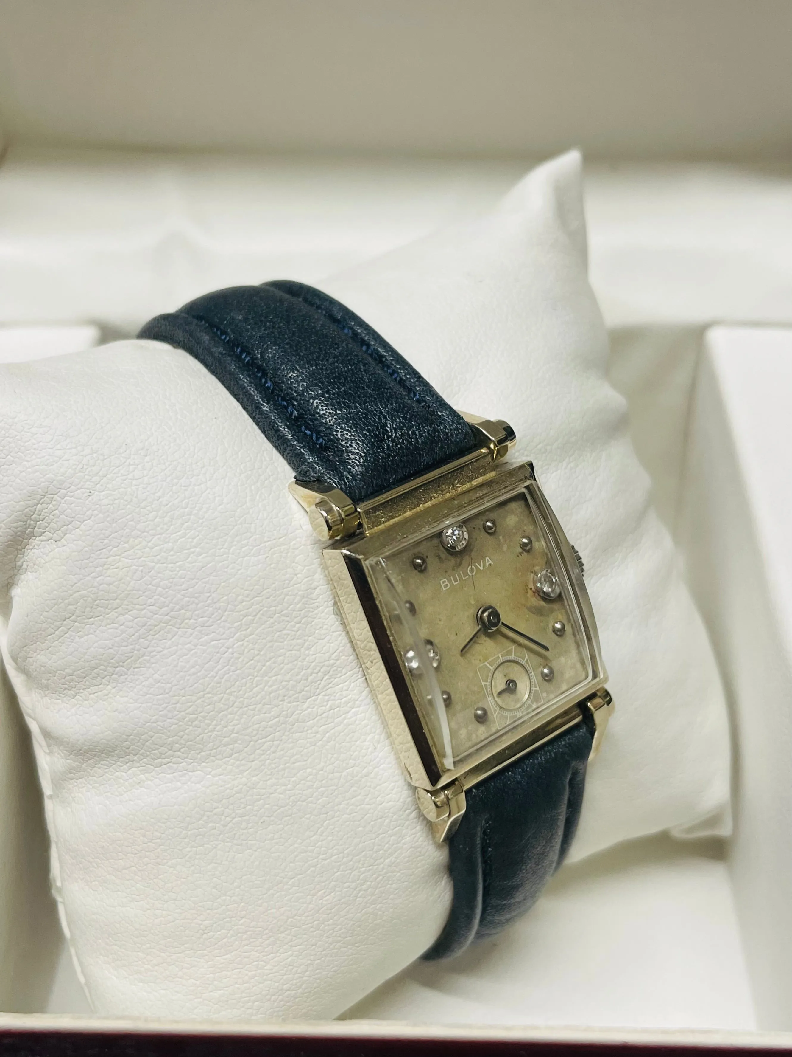 BULOVA VINTAGE 1940'S SOLID YELLOW GOLD & DIAMONDS LADIES WATCH-$10K APR w/ COA!