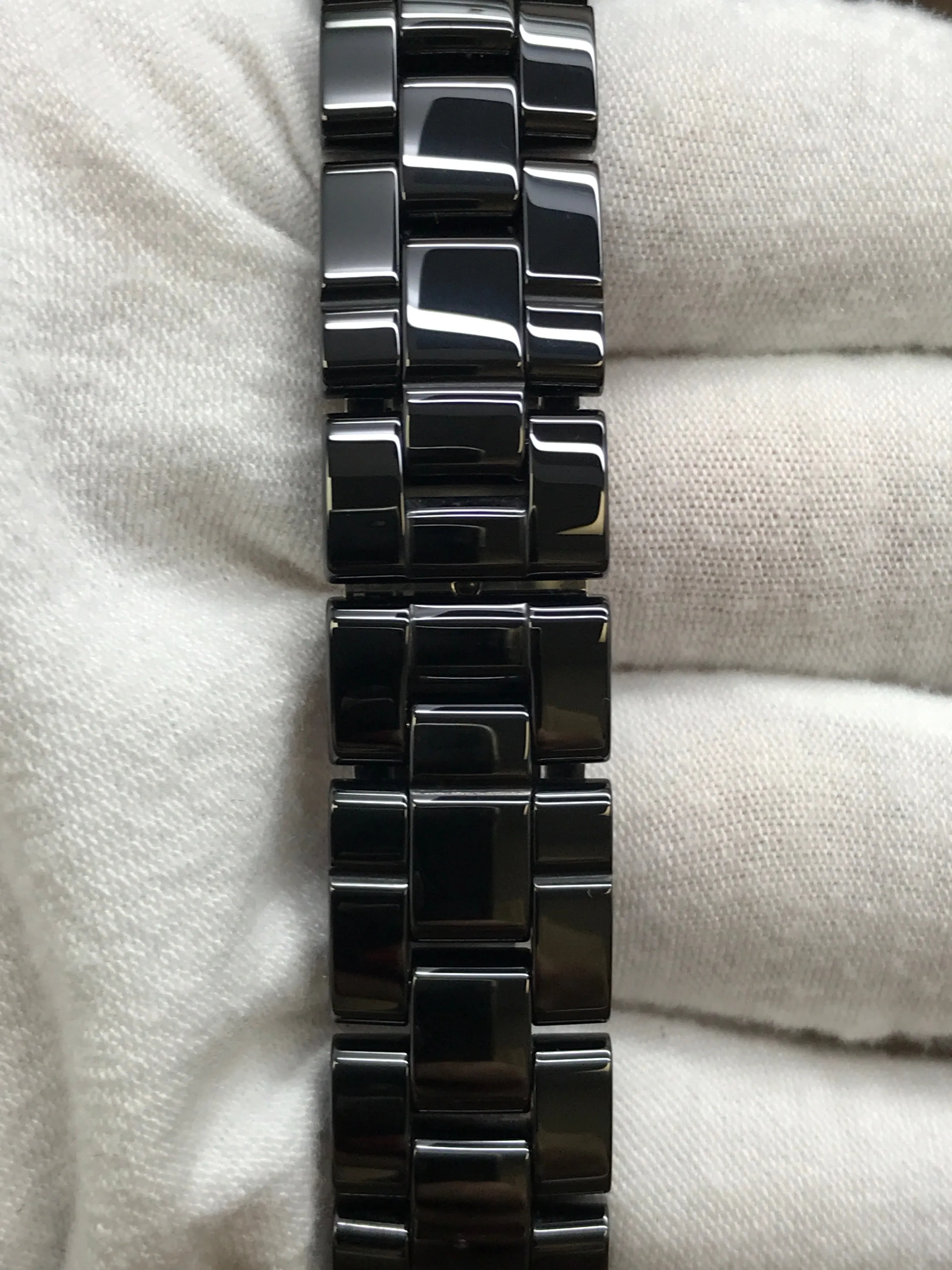 Chanel J12 H0682 Black Dial Quartz Women's Watch