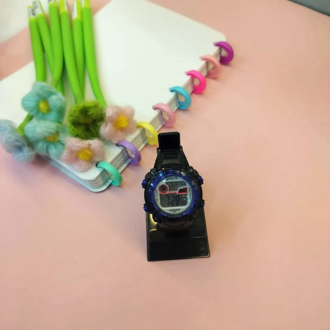 Chic and Trendy Wristwatch for the Fashion (Multicolors)
