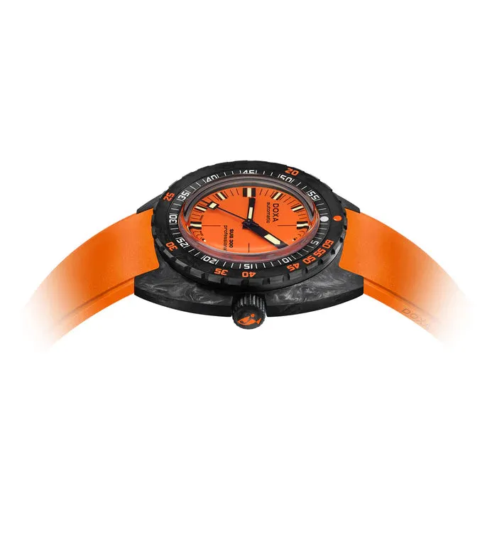 DOXA Sub 300 Carbon Professional Orange - 822.70.351.21