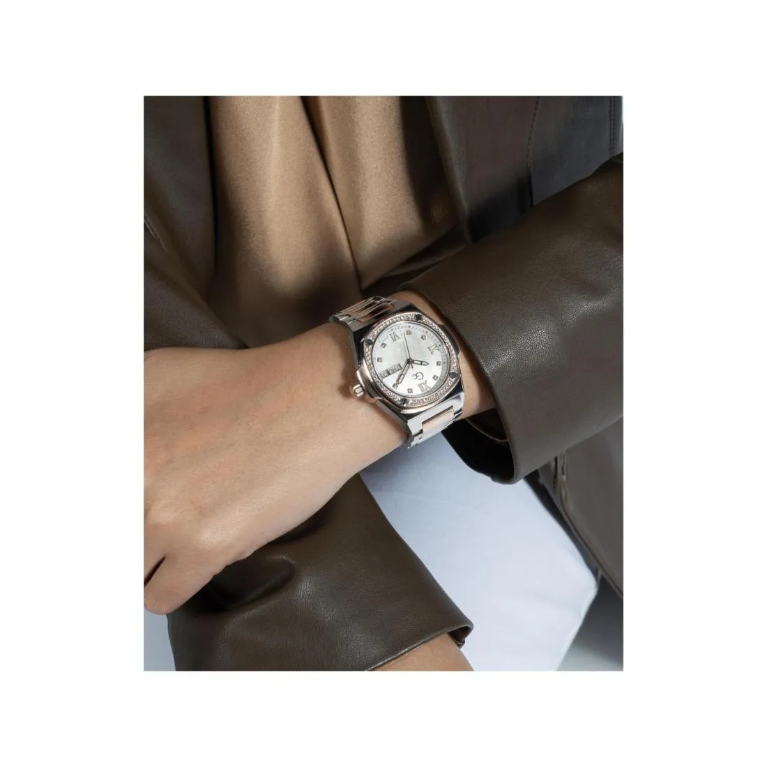 GC Women White Dial 36 mm Analog Watch- Y98005L1MF