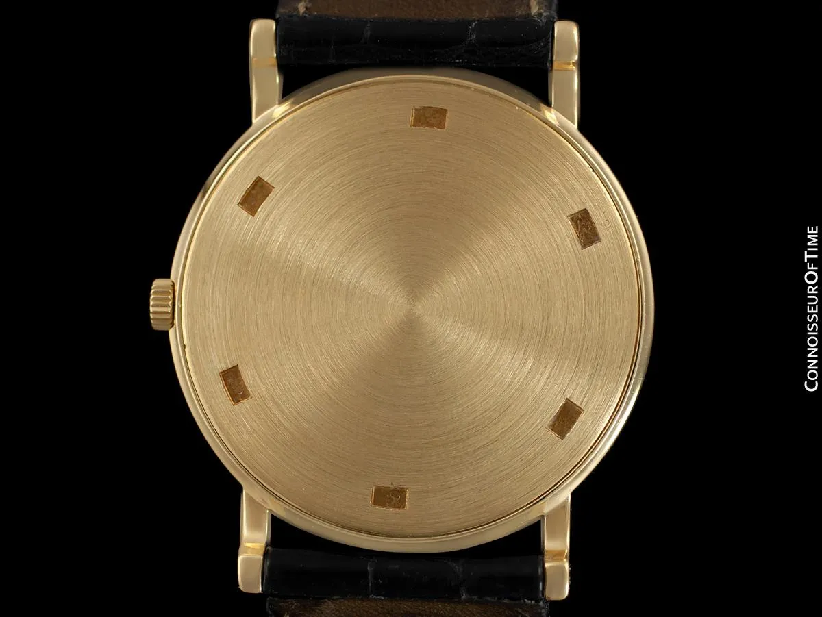 Patek Philippe Calatrava Mens Handwound Ultra Thin Watch, Ref. 3520 - 18K Gold with Hobnail Bezel